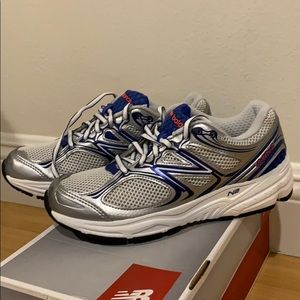 New Balance 840v2 Running Shoes. Size 7 Women